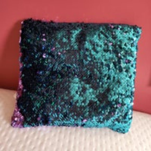 2 sequin pillows - Picture 4 of 6